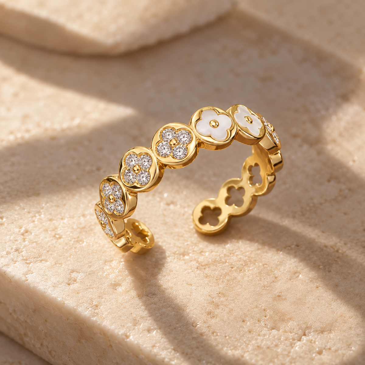 Daisy Links Ring